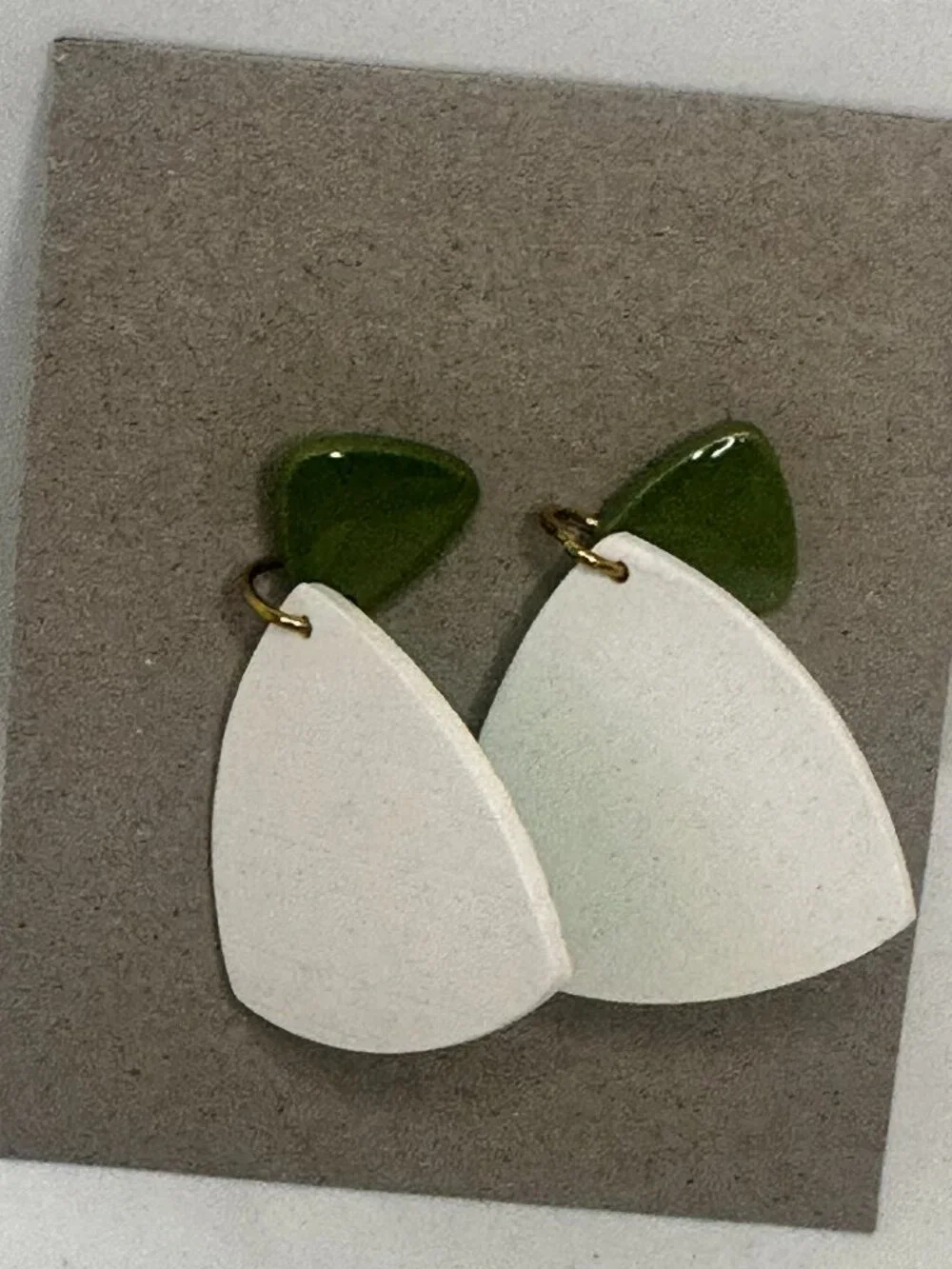 Green Tropical Leaf Dangle Earrings – Summer Vacation Beach Style